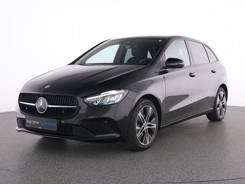 Gebraucht Mercedes E250 Progressive 163 PS (119 kW) 2025 Schwarz Limousine