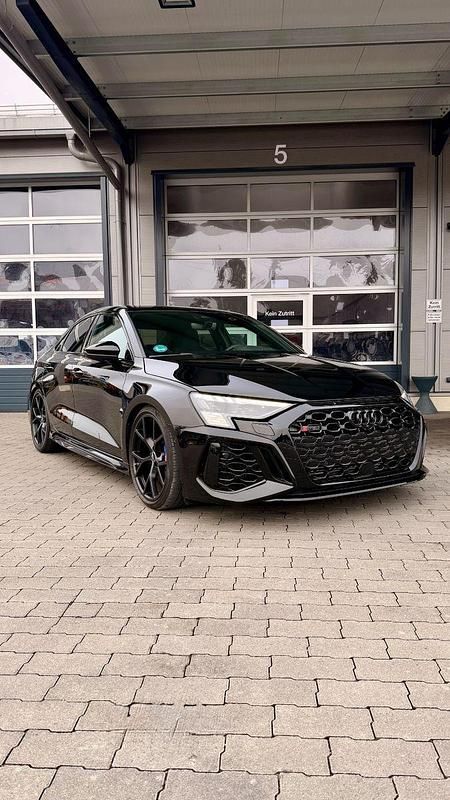 Gebraucht Audi RS3 Ambiente 400 PS (294 kW) 2021 Schwarz Limousine