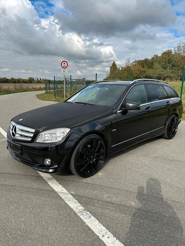 Schwarz Gebraucht 2009 Mercedes C180 Sport Kombi | 9.500 € - Bild 1/4