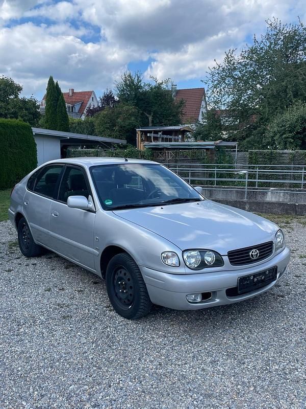 Silber Gebraucht 2001 Toyota Corolla Limousine | 3.333 € (Guter Preis) - Bild 1/4