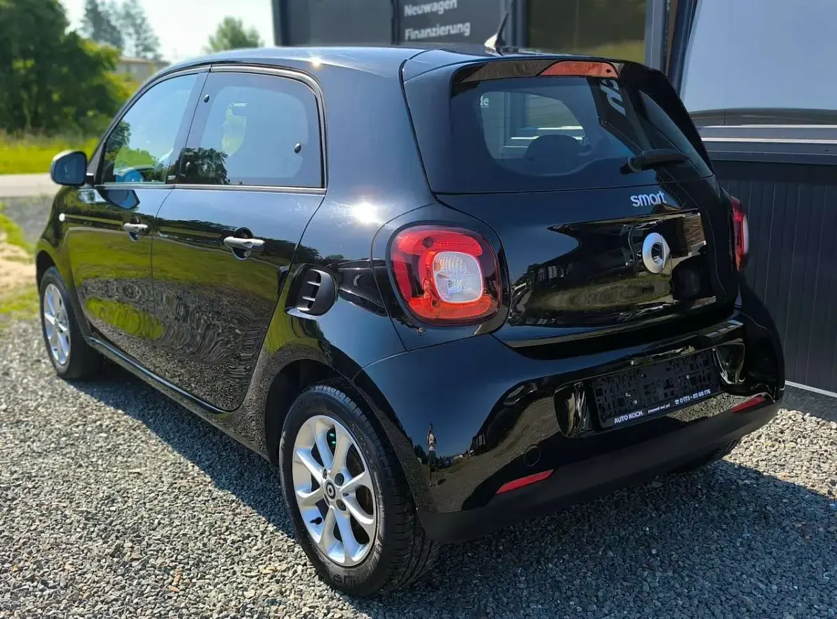 Gebraucht Smart ForFour 90 PS (66 kW) 2019 Schwarz Kleinwagen