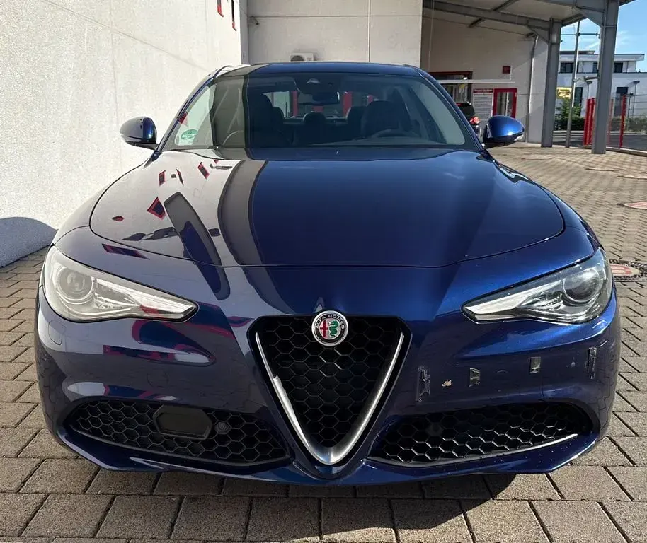 Gebraucht Alfa Romeo Giulia Super 179 PS (131 kW) 2018 Blau Limousine