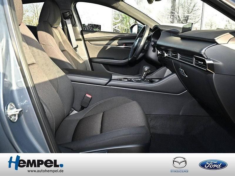 Neu Mazda 3 140 PS (102 kW) 2026 Grau Limousine