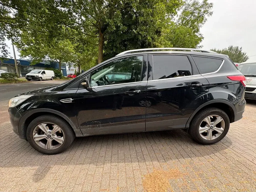 Gebraucht Ford Kuga 150 PS (110 kW) 2014 Schwarz SUV