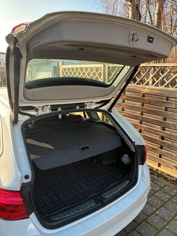 Gebraucht BMW 318 136 PS (100 kW) 2018 Weiß Kombi