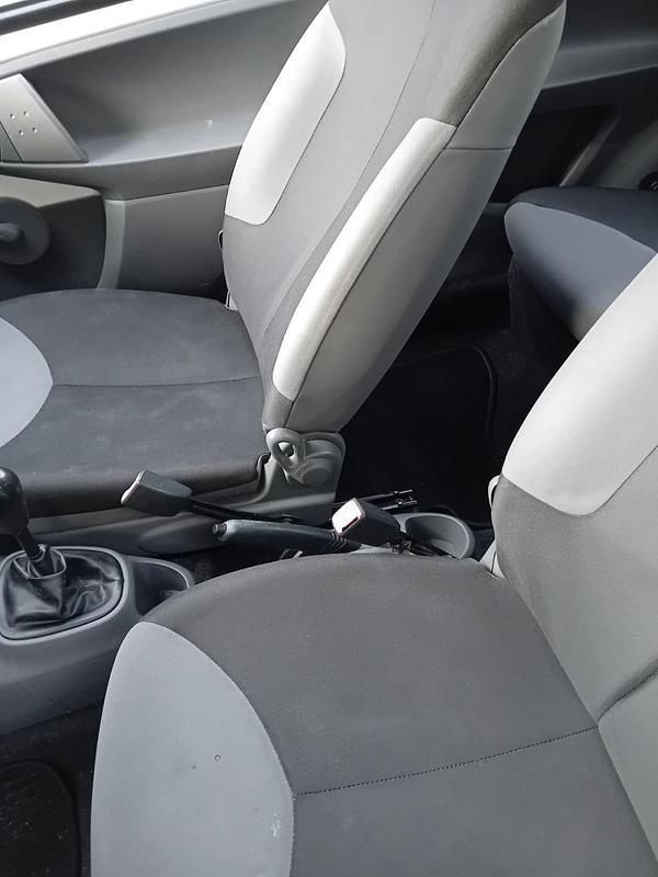 Weiß Gebraucht 2009 Citroën C1 Kleinwagen | 1.000 € (Fairer Preis) - Bild 1/4
