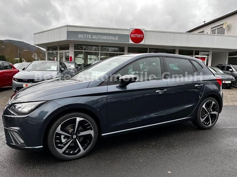 Neu Seat Ibiza FR 116 PS (85 kW) 2025 Grau Limousine