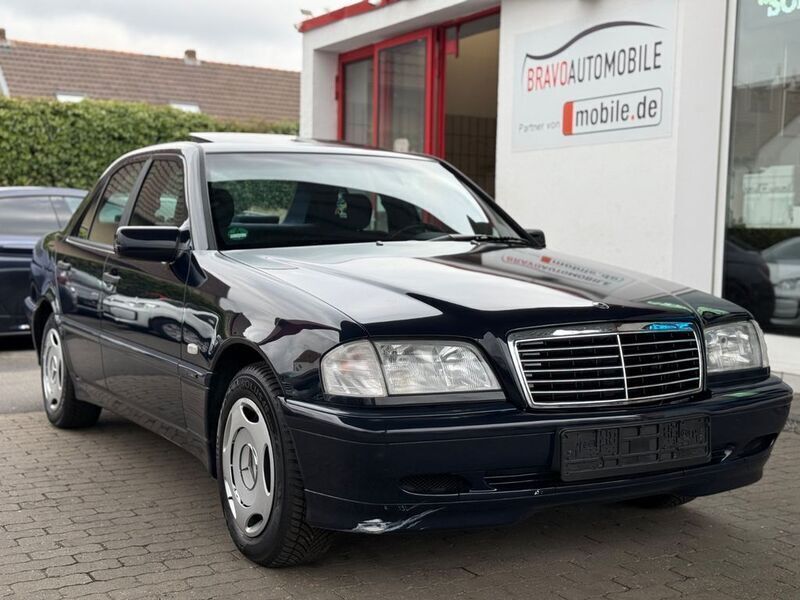 Blau Gebraucht 1998 Mercedes C180 Classic Limousine | 3.999 € (Guter Preis) - Bild 1/4