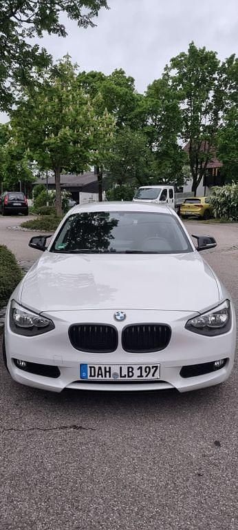 Weiß Gebraucht 2012 BMW 114 M Sport Kleinwagen | 7.000 € (Fairer Preis) - Bild 1/4