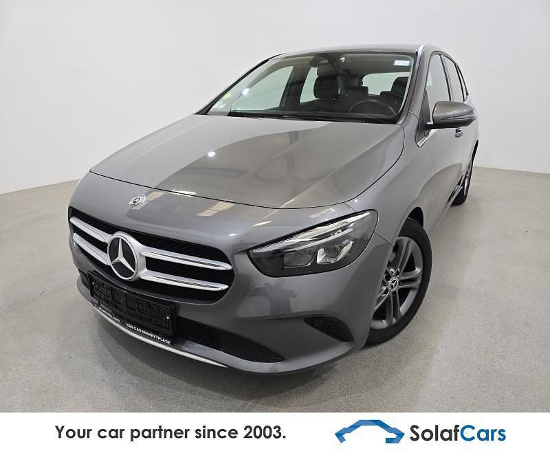 Grau Gebraucht 2020 Mercedes B200 Van / Kleinbus | 14.399 € (Superpreis) - Bild 1/4