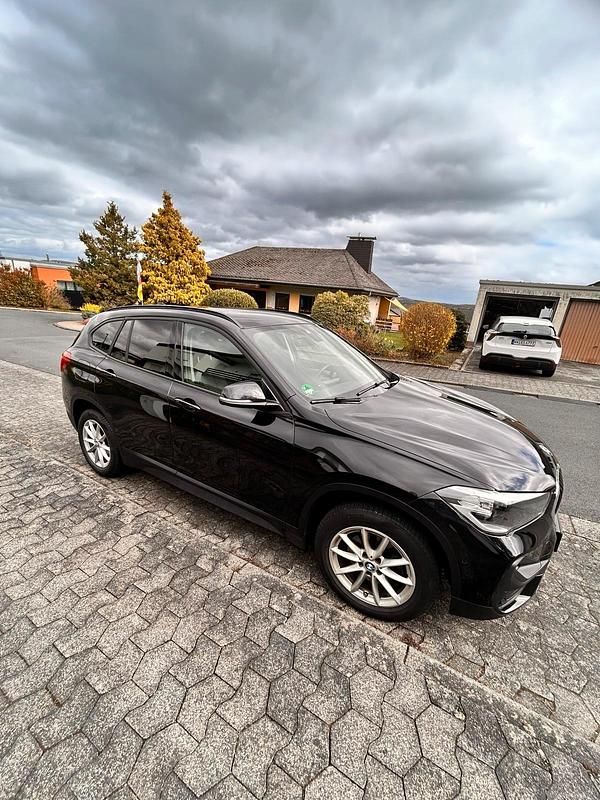 Gebraucht BMW X1 140 PS (102 kW) 2021 Schwarz SUV