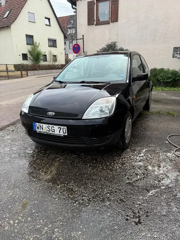 Gebraucht Ford Fiesta 60 PS (44 kW) 2004 Schwarz Kleinwagen