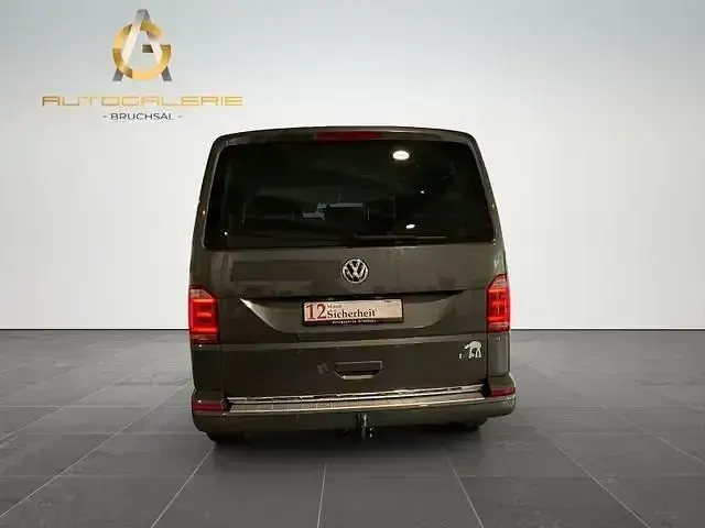 Używany VW Multivan Highline 2016 Andere Minivan