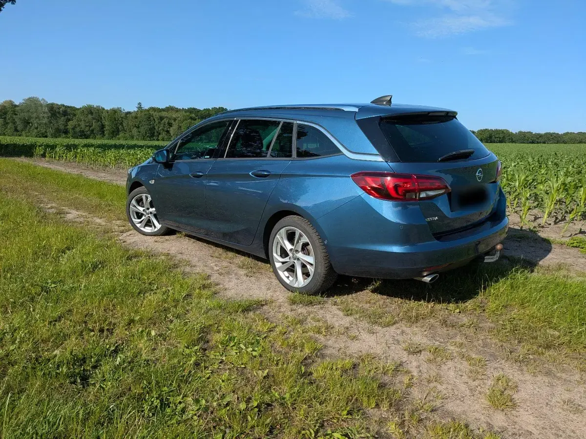 Gebraucht Opel Astra 160 PS (117 kW) 2016 Blau Kombi