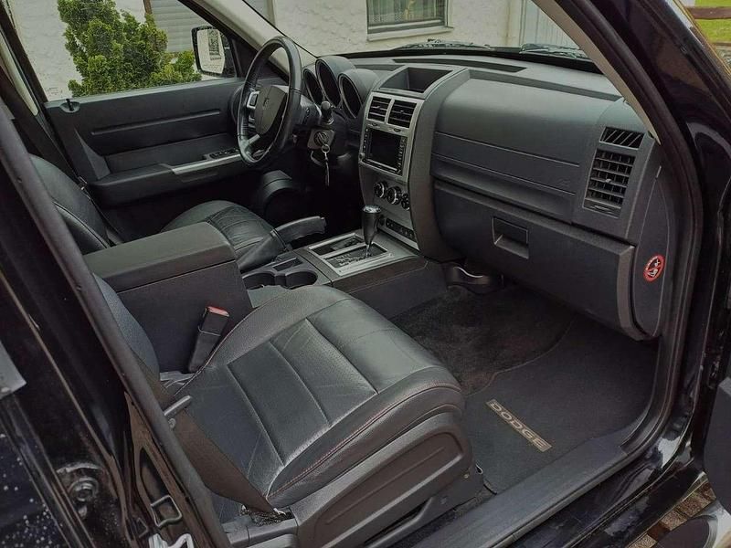 Gebraucht Dodge Nitro 260 PS (191 kW) 2009 Schwarz SUV