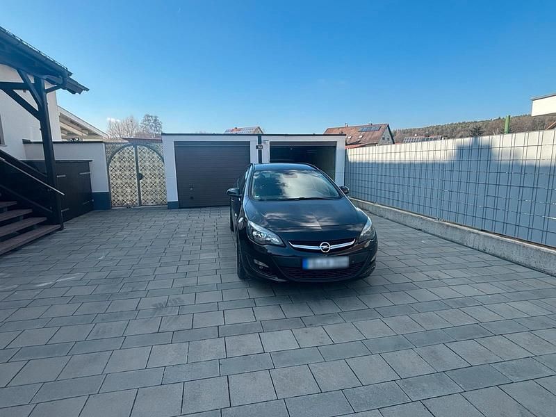 Second-hand Opel Astra 116 CP (85 kW) 2014 Negru Break