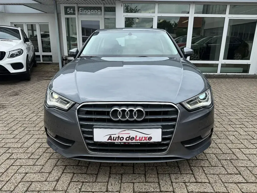 Gebraucht Audi A3 Attraction 122 PS (89 kW) 2013 Grau Limousine