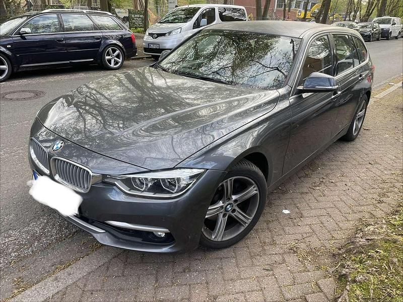 Gebraucht BMW 318 Luxury Line 150 PS (110 kW) 2019 Grau Kombi