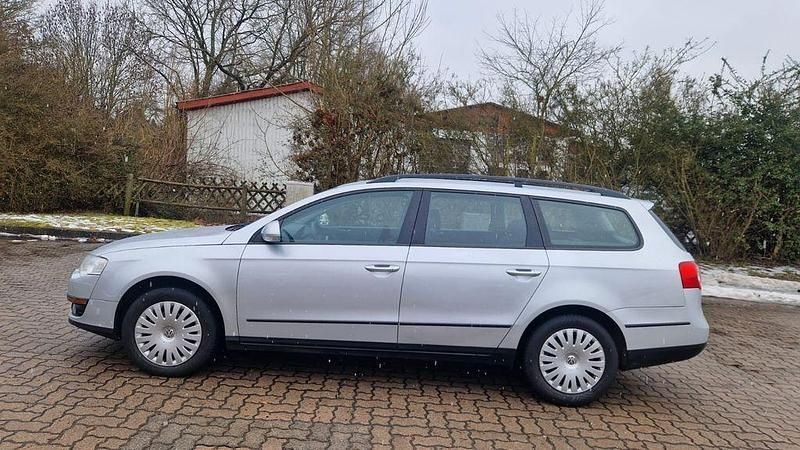 Gebraucht VW Passat Trendline 140 PS (102 kW) 2011 Silber Kombi