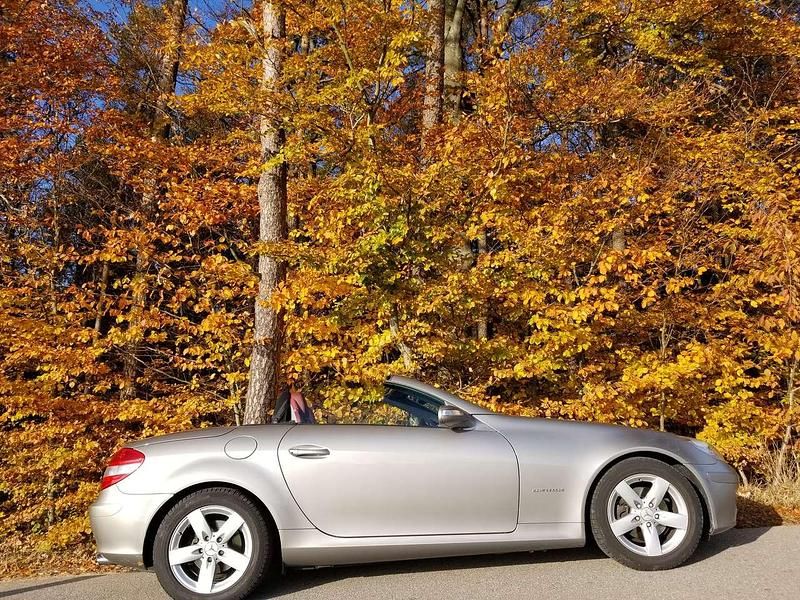 Second-hand Mercedes SLK200 163 CP (119 kW) 2004 Argintiu Cabrio