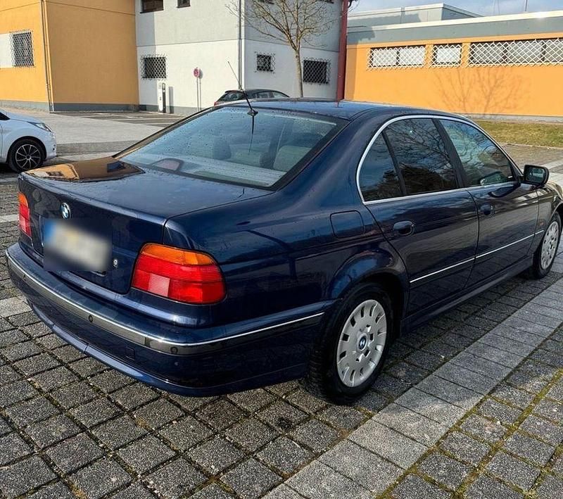 Gebraucht BMW 528 193 PS (141 kW) 1998 Blau Limousine