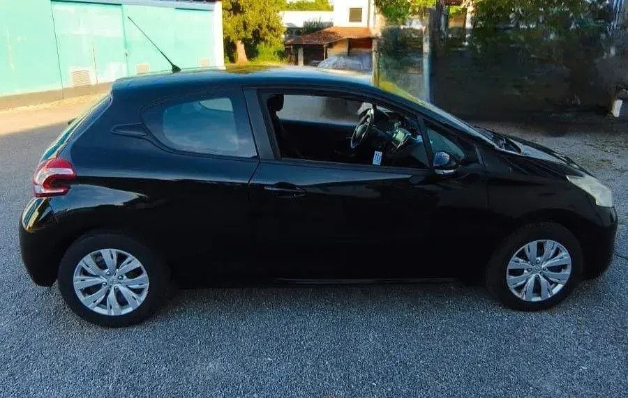Gebraucht Peugeot 208 Style 82 PS (60 kW) 2013 Schwarz Kleinwagen