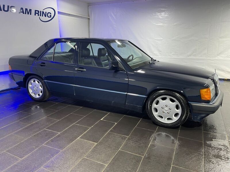 Gebraucht Mercedes 190 160 PS (117 kW) 1991 Dunkelblau Limousine