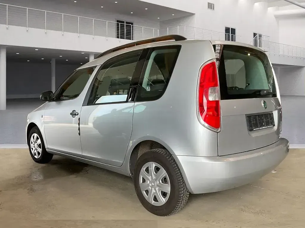 Gebraucht Skoda Roomster Active 86 PS (63 kW) 2011 Silber Van / Kleinbus