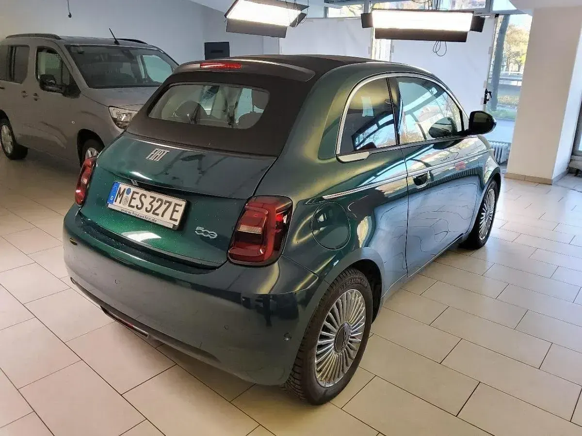 Gebraucht Fiat 500e 88 kW (120 PS) 2023 Blau Cabrio