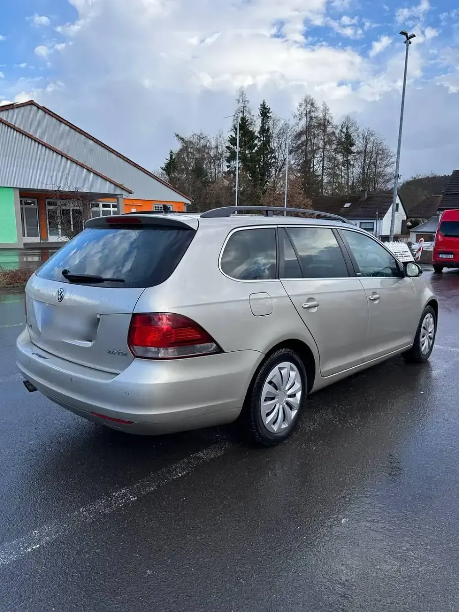 Gebraucht VW Golf VI 140 PS (102 kW) 2011 Beige Kleinwagen