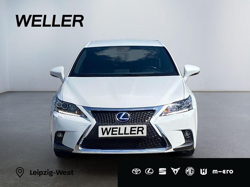 Gebraucht Lexus CT200h Sport Line 136 PS (100 kW) 2017 Weiss Limousine