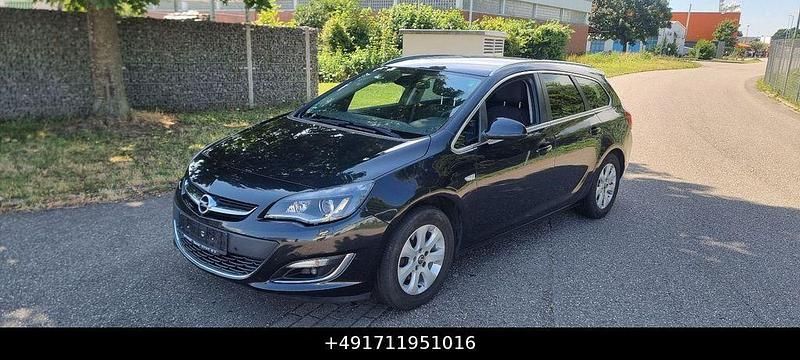 Schwarz Gebraucht 2016 Opel Astra Exklusiv Kombi | 6.990 € (Fairer Preis) - Bild 1/4