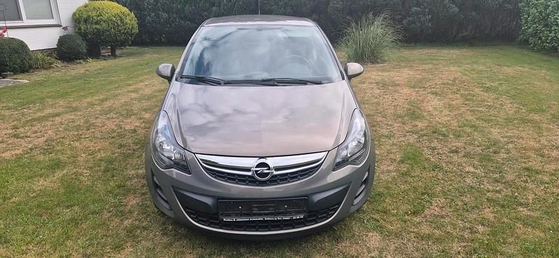 Braun Gebraucht 2014 Opel Corsa Limousine | 3.700 € (Fairer Preis) - Bild 1/4
