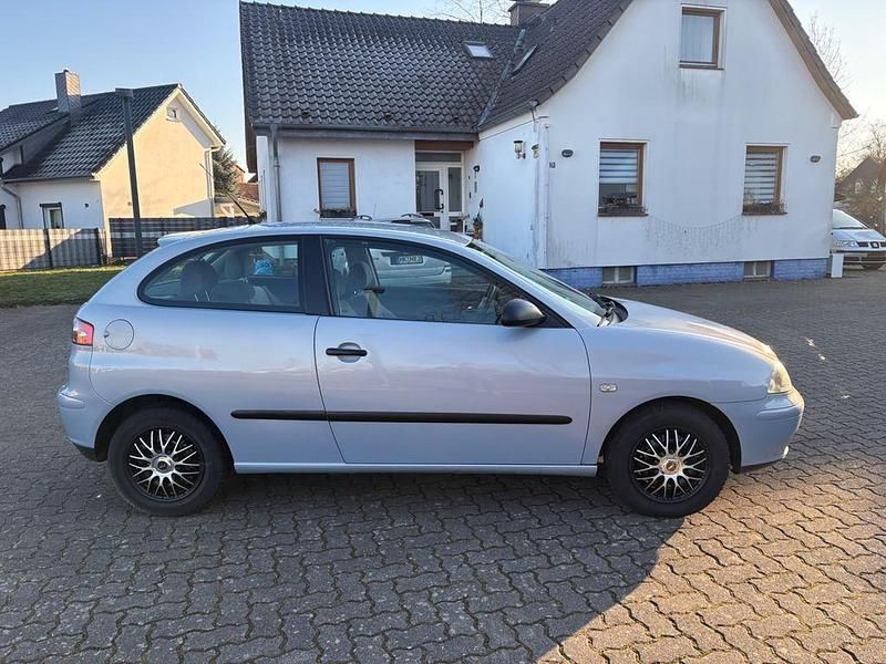 Gebraucht Seat Ibiza 75 PS (55 kW) 2004 Blau Limousine