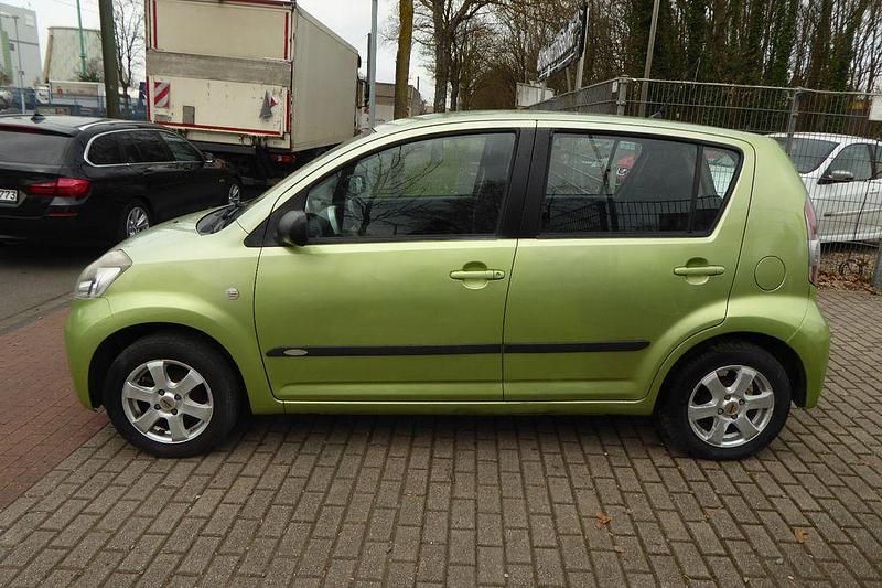 Gebraucht Daihatsu Sirion 87 PS (63 kW) 2005 Grün Kleinwagen