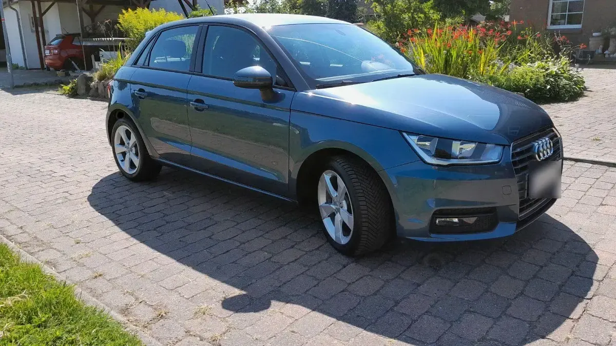Gebraucht Audi A1 Sportback Sport 82 PS (60 kW) 2017 Blau Kleinwagen