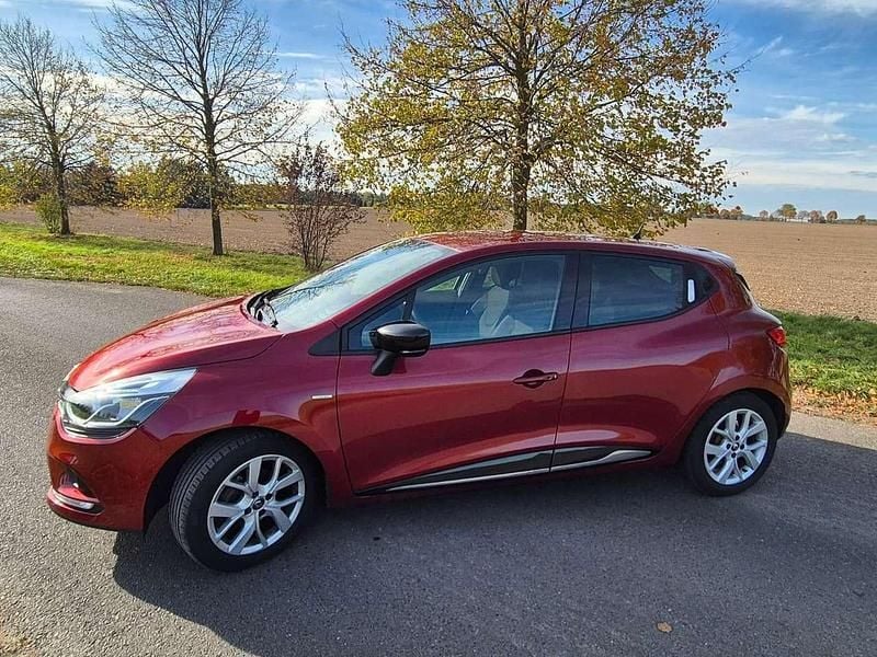 Gebraucht Renault Clio IV 90 PS (66 kW) 2018 Rot Limousine
