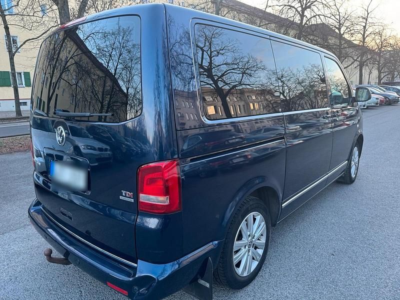 Gebraucht VW Multivan 179 PS (131 kW) 2012 Blau Van / Kleinbus