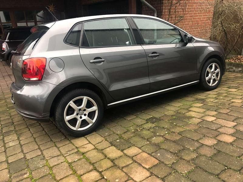 Gebraucht VW Polo Match 90 PS (66 kW) 2012 Grau Limousine
