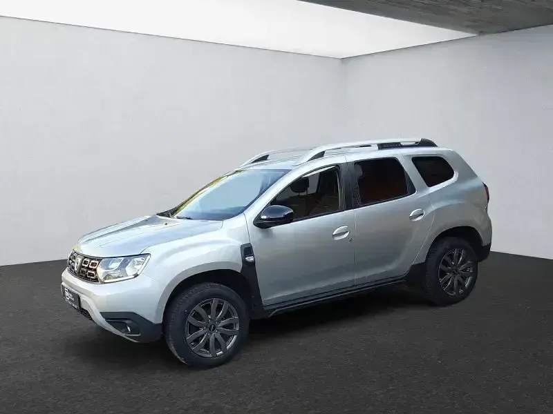 Gebraucht Dacia Duster Celebration 150 PS (110 kW) 2021 Highlandgrau SUV