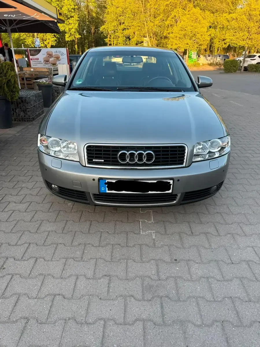 Gebraucht Audi A4 220 PS (161 kW) 2002 Grau Limousine
