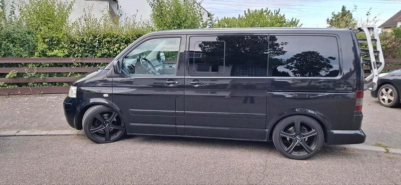 Schwarz Gebraucht 2006 VW T5 Comfortline Van | 11.400 € - Bild 1/4