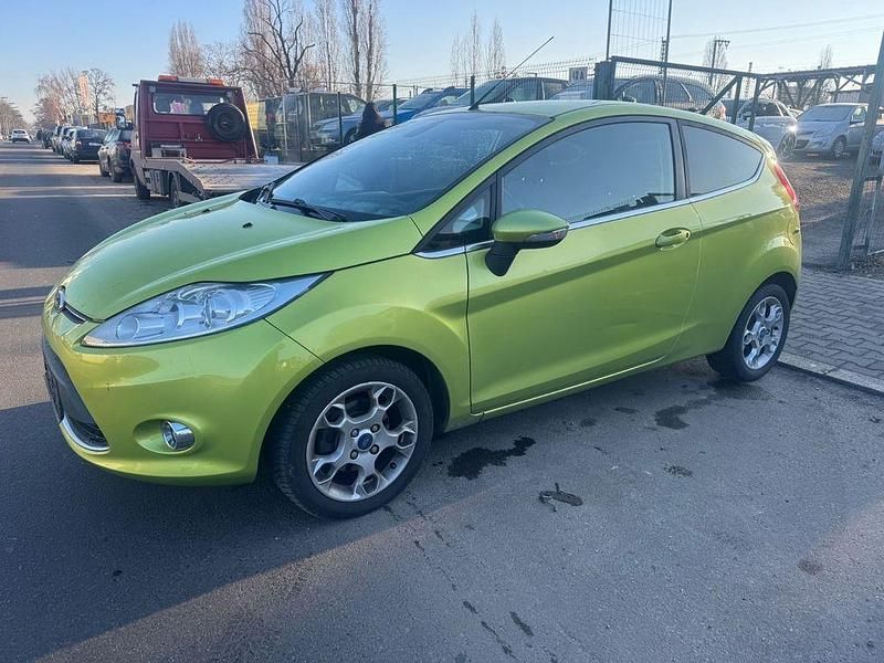 Gebraucht Ford Fiesta Titanium 97 PS (71 kW) 2011 Grün Kleinwagen
