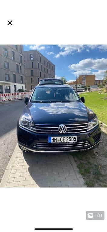 Schwarz Gebraucht 2015 VW Touareg Exclusive SUV | 20.900 € (Fairer Preis) - Bild 1/4