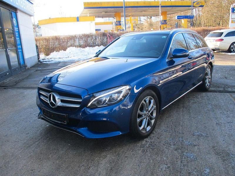 Gebraucht Mercedes C200 136 PS (100 kW) 2017 Blau Kombi