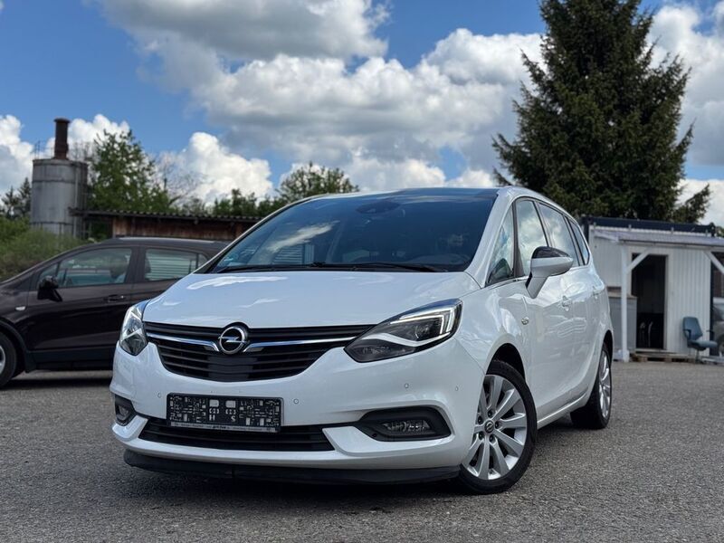 Weiß Gebraucht 2017 Opel Zafira Business Innovation Van / Kleinbus | 7.950 € (Guter Preis) - Bild 1/4