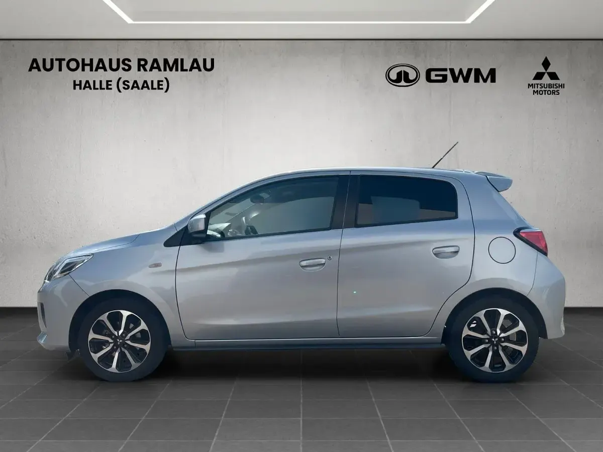 Gebraucht Mitsubishi Space Star Select+ 71 PS (52 kW) 2023 Silber Kleinwagen