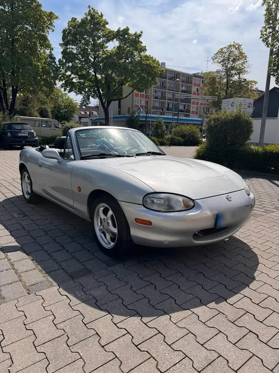 Usata Mazda MX5 140 CV (102 kW) 2000 Argento Cabrio