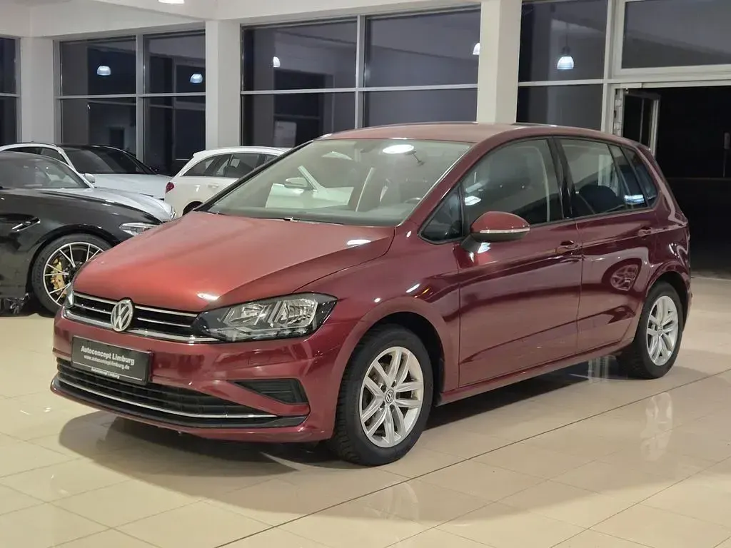 Gebraucht VW Golf VII Comfortline 116 PS (85 kW) 2020 Rot Van / Kleinbus