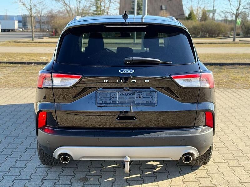Gebraucht Ford Kuga Titanium 150 PS (110 kW) 2022 Schwarz SUV